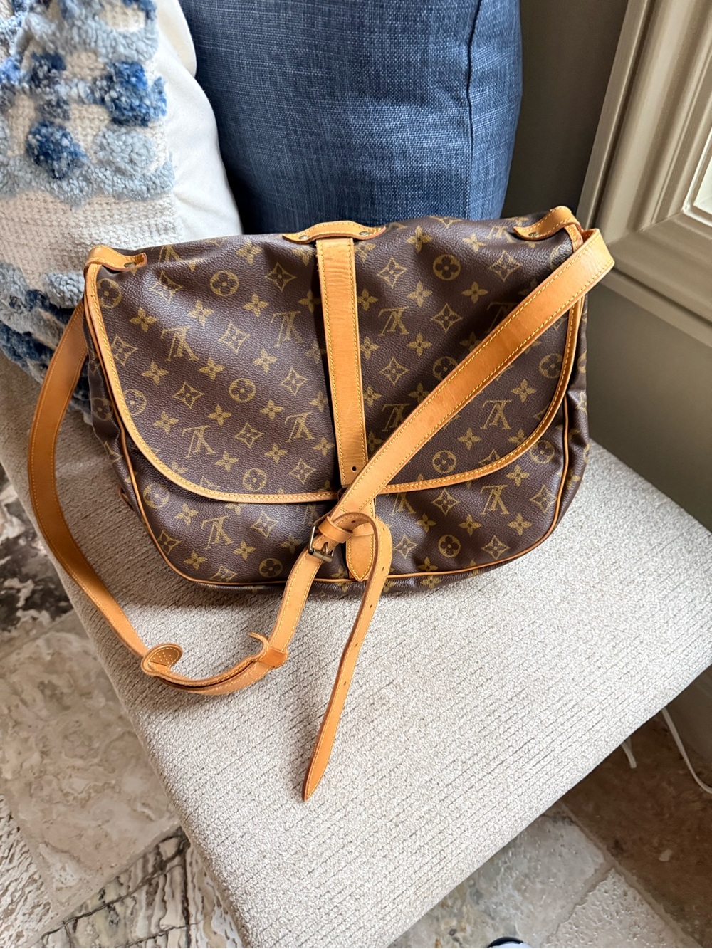 Authentic Louis Vuitton Saumur 35 Monogram Crossbody Saddle Messenger Bag.EUC